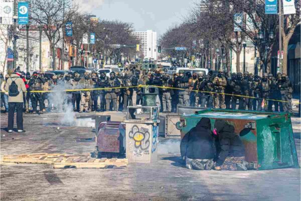 Segundo asesinato a manos del ICE en Mineápolis aumenta la presión sobre el gobierno de Trump