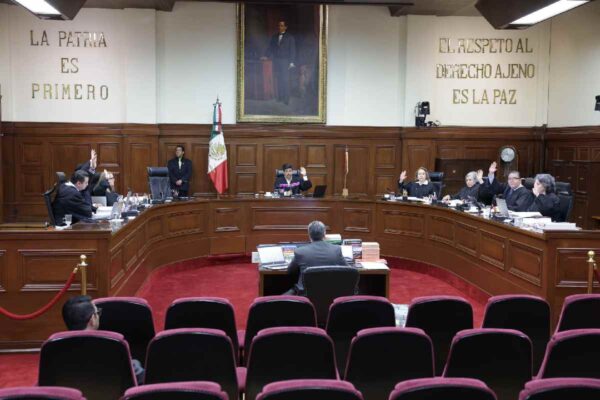 Suprema Corte camionetas regreso Sheinbaum