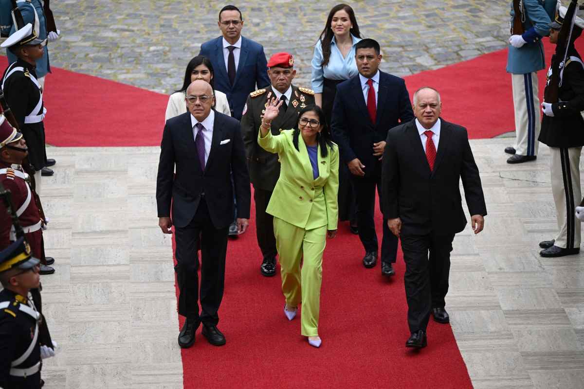 Trump invita a presidenta venezolana a Washington; “sin temor a encarar diferencias”, dice Rodríguez