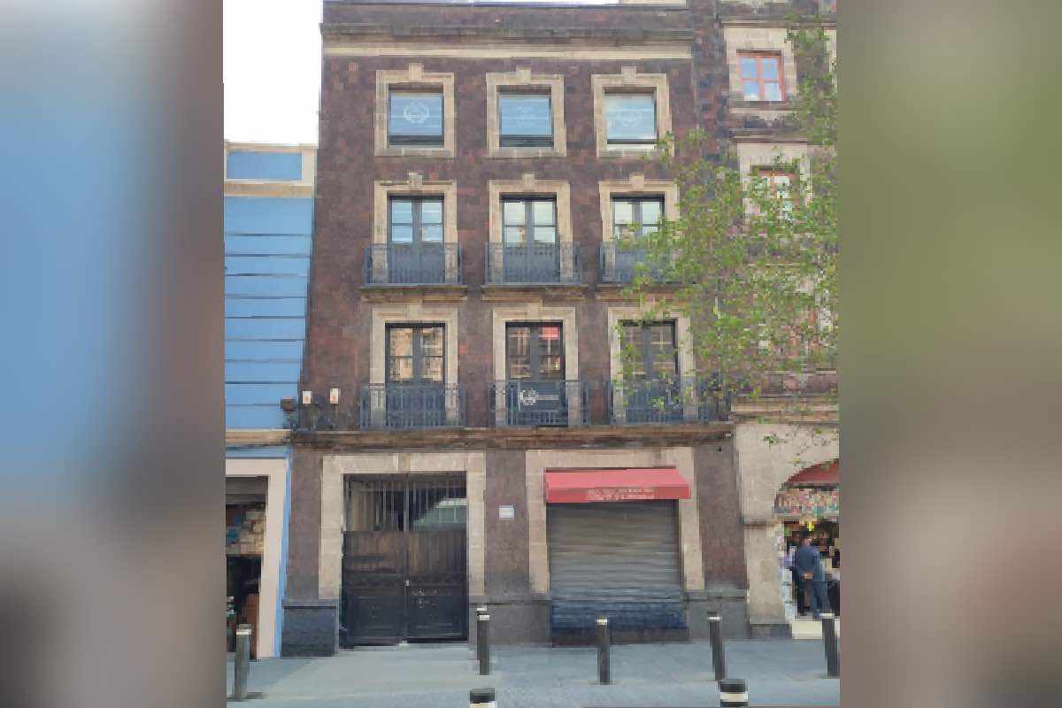 “Total decepción”. Por retraso en su título, egresado de la Universidad del Bienestar pierde oportunidad laboral en Palacio Nacional