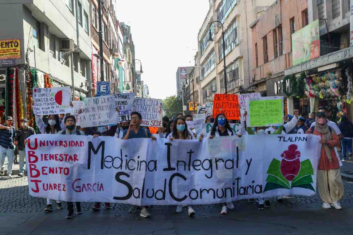 Universidad del Bienestar deja sin título a Enoch-3
