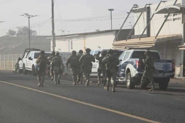 Violencia en Cuitzeo, Michoacán: abandonan al menos cuatro cuerpos e incendian varios negocios