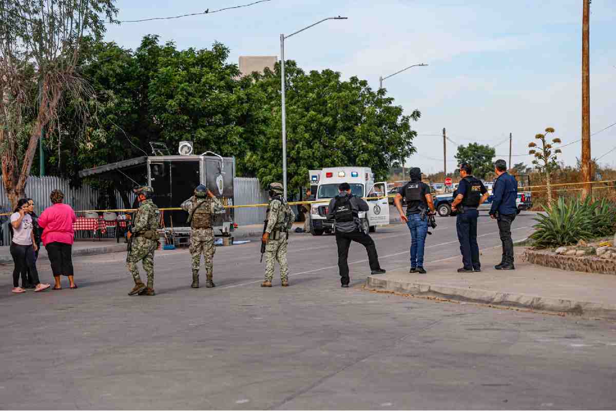 Balean vehículo del titular de Seguridad de Culiacán durante persecución; hay un agente herido y cuatro detenidos