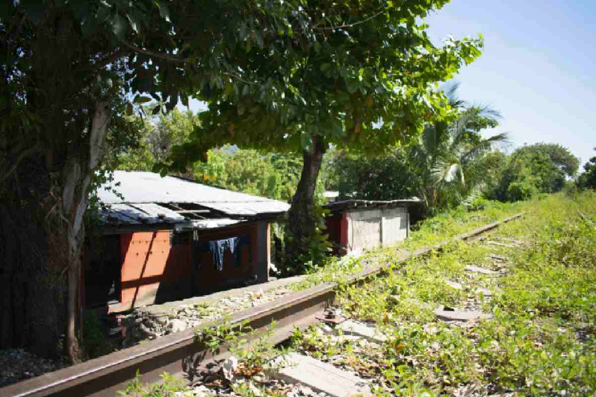 Gobierno denuncia a familias en Chiapas que viven en la ruta del Corredor Interoceánico por invasión de bienes