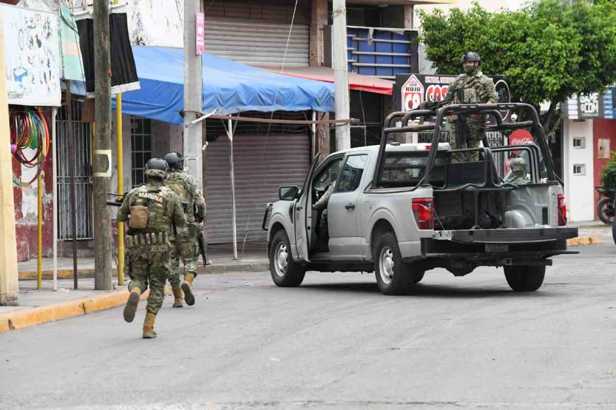 incidente-entre-marinos-y-civiles-armados-cierre-comercios-centro-escuinapa