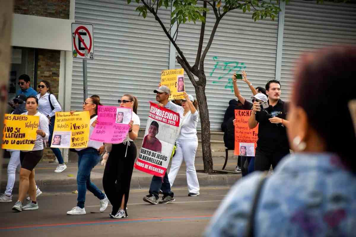 ine-s-albert-o-culiacan-marcha