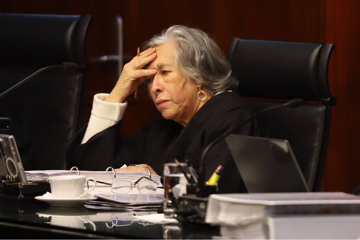 Ministros anuncian que no usarán los nuevos vehículos que les fueron asignados; la SCJN justificó su compra por seguridad