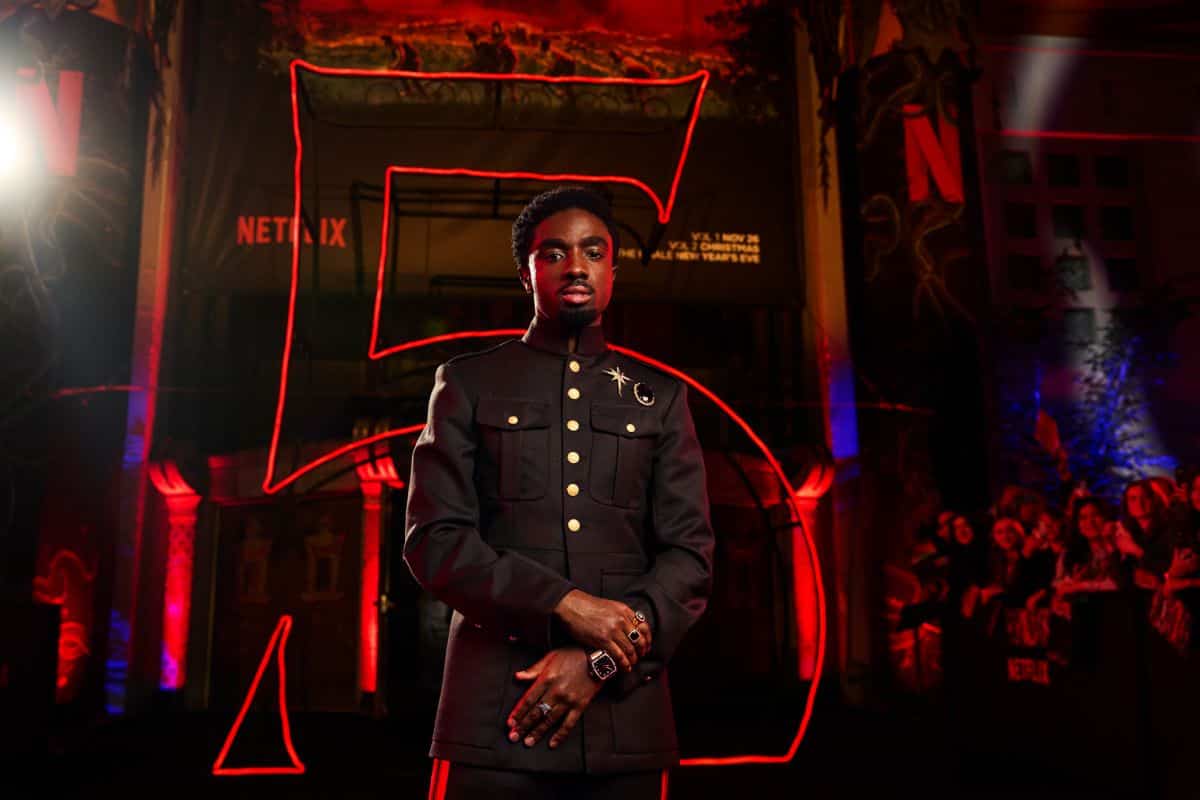 caleb mclaughlin proximos proyectos elenco stranger things