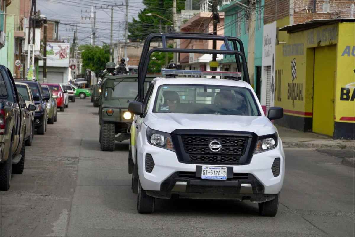 Hombres armados irrumpen en partido de fútbol en Salamanca y matan al menos a 11 personas
