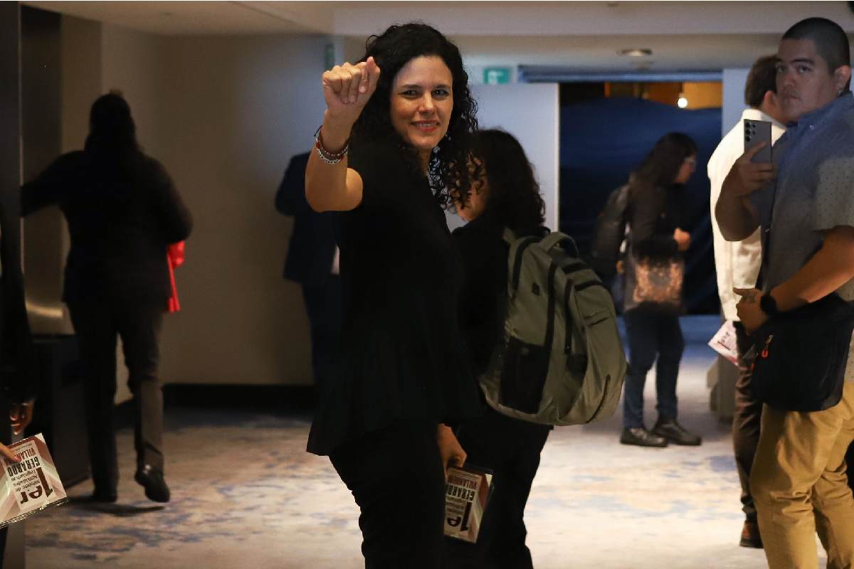 “Me buscaron y los saludé”: Sheinbaum explica el motivo de su reunión con Luisa Alcalde y Andrés López Beltrán