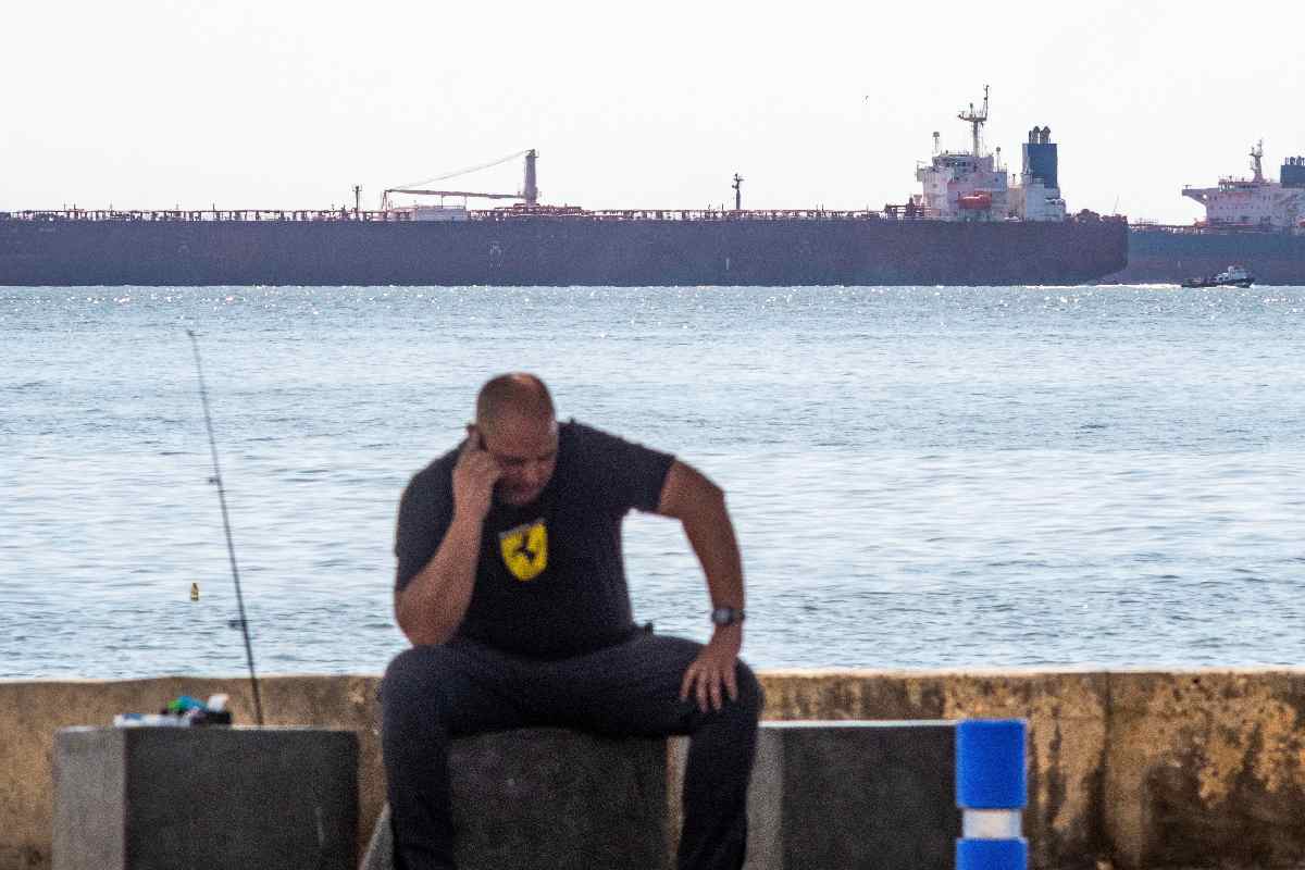 Trump cita a petroleras en la Casa Blanca para negociar acceso a reservas venezolanas