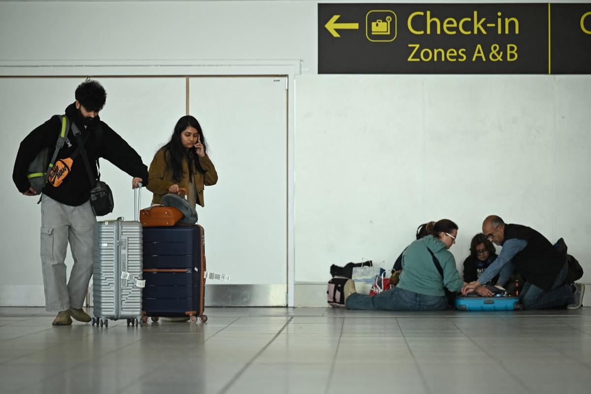 Ataque de EU e Israel contra Irán desata condenas; suspenden vuelos en Medio Oriente