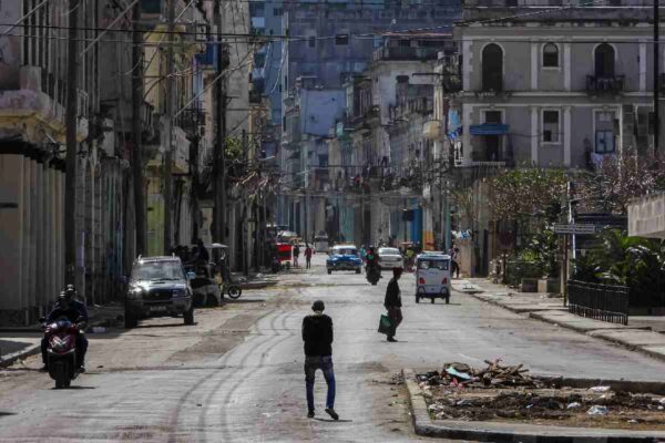 Calles vacías en Cuba ante la escasez de combustible