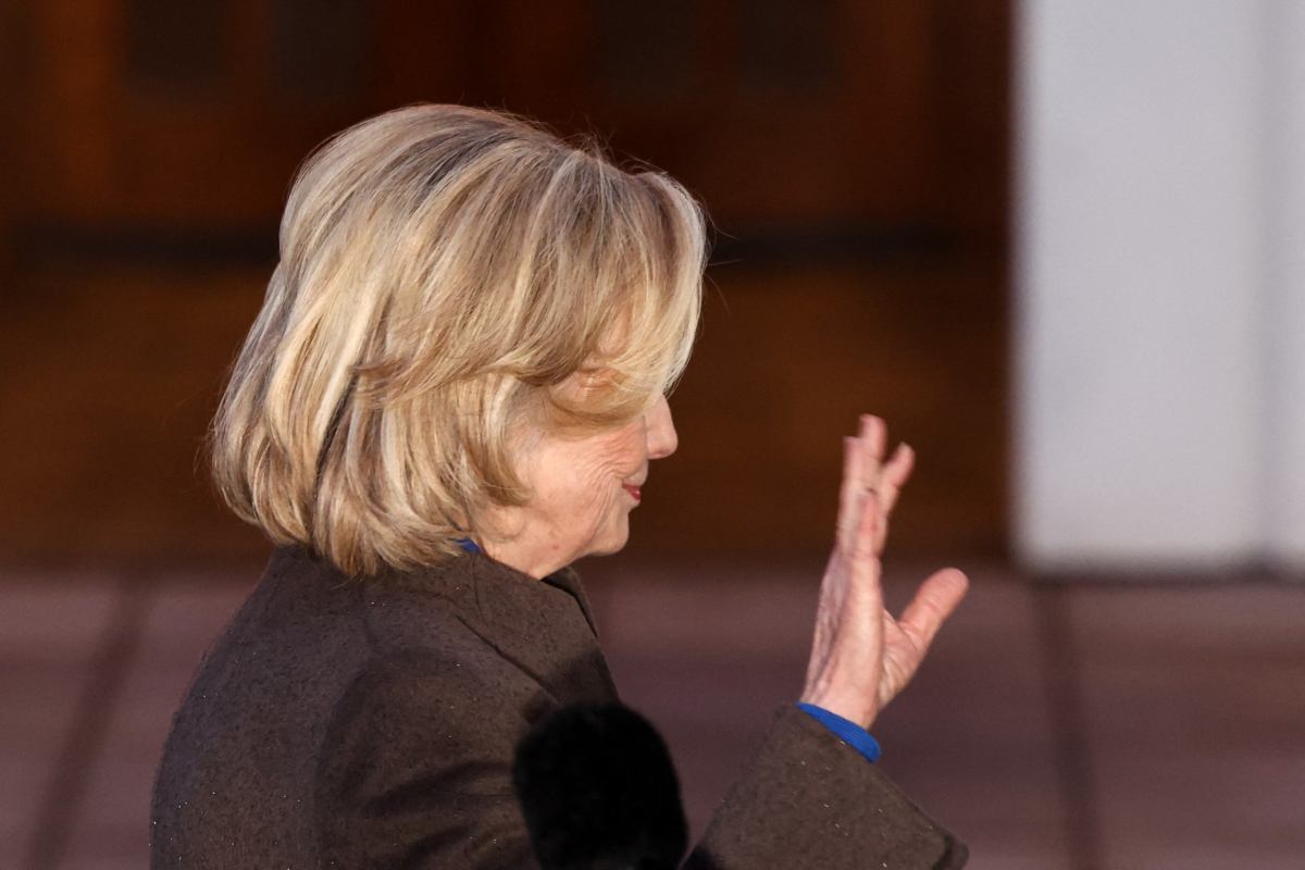 Caso Epstein: Hillary Clinton dice que su marido no sabía de crímenes