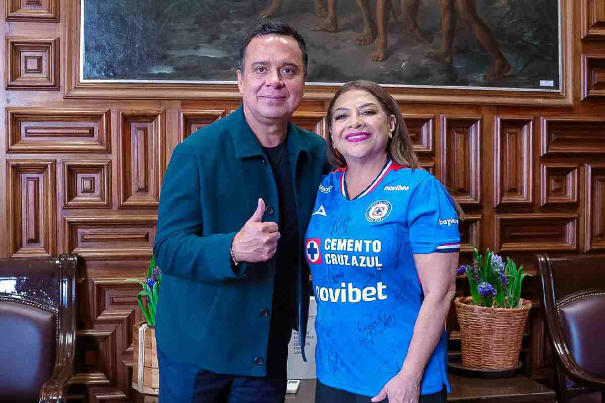 Clara Brugada cruz azul