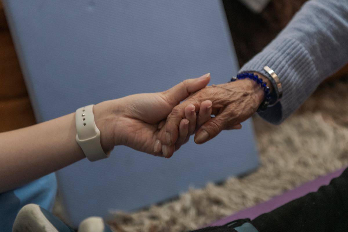 Cómo encontrar redes de apoyo virtuales para enfrentar la demencia