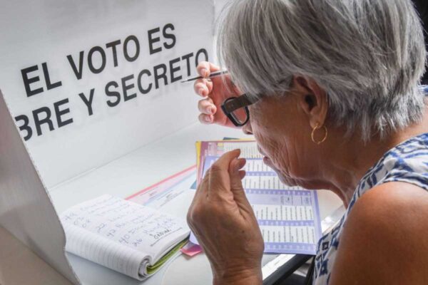 Credencial para votar INE módulo extranjero