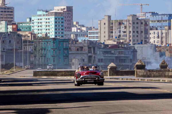 Cuba poco transporte petróleo eu bloqueo