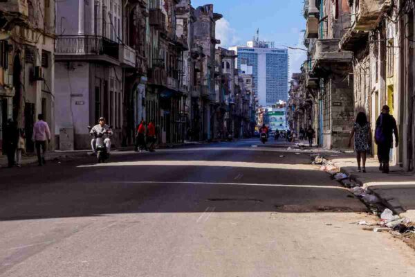 Cuba vacía escasez combustible