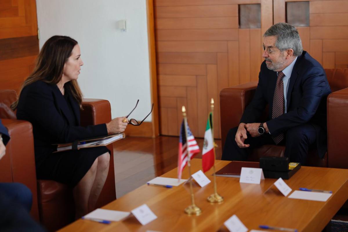 De la Fuente se reúne con directora antidrogas de EU