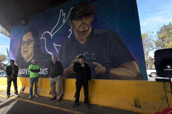 Develan mural en honor a los periodistas Lourdes Maldonado y Margarito Martínez, asesinados en Tijuana hace cuatro años
