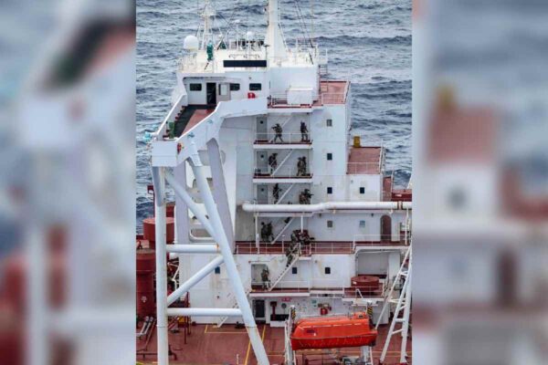 EU intercepta buque petrolero que escapó del bloqueo en el Caribe