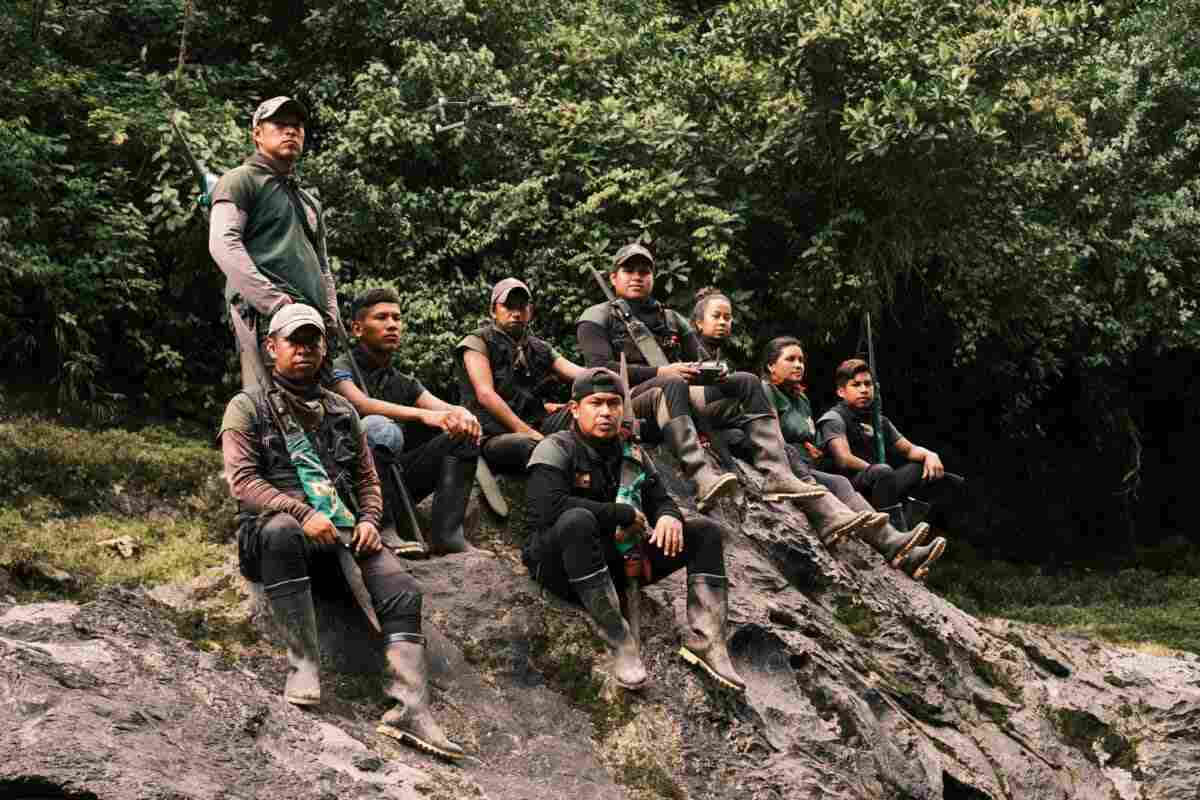Guardia indígena infantil recorre la Amazonía para aprender a defenderla en Ecuador