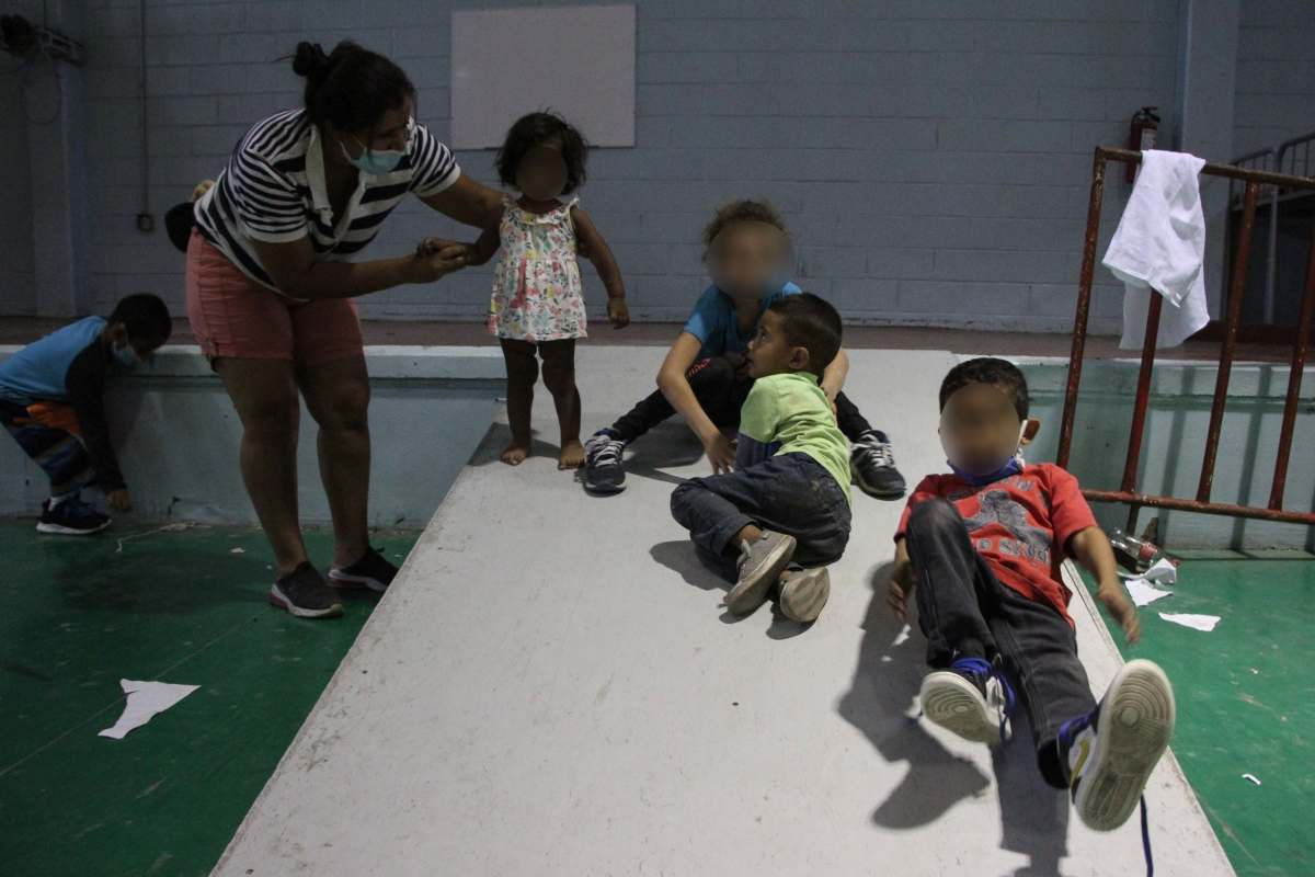 Localizan cuerpos de dos niñas haitianas en fosa séptica de un albergue en Oaxaca