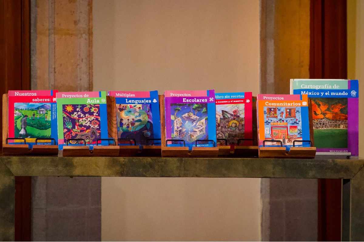 Marx Arriaga denuncia despido injustificado de la SEP y presiones para cambiar los libros de texto