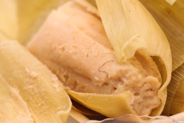 Menor intoxicada tras comer tamales en Puebla