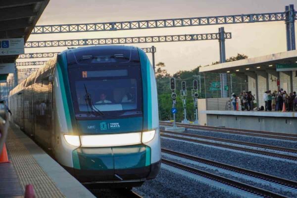 “El buen trabajo de la Secretaría de Turismo, que, la verdad tiene pocos recursos, pero está buscando todos los mecanismos para promover al país. Todo eso se junta y tenemos los números y muy probablemente este año crezcan”, señaló.