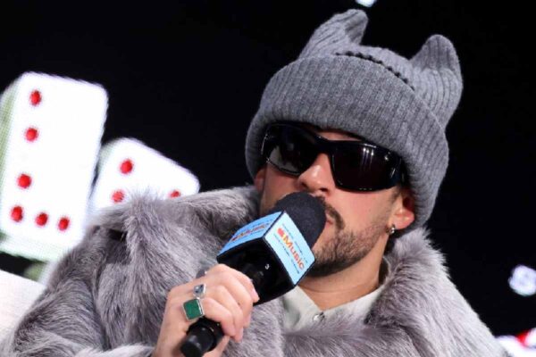 No solo en español_ Bad Bunny pondrá foco en la Lengua de Señas “con flow” en medio tiempo del Super Bowl 2026