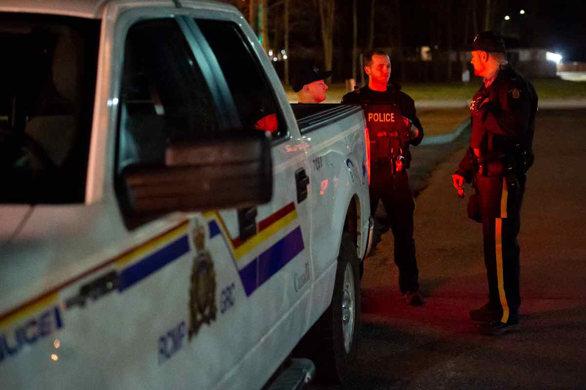 Policía Canadá tiroteo escuela muertos