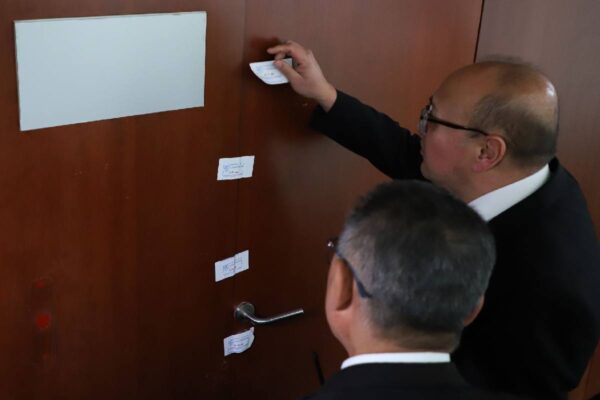 Salón de Belleza en el Senado