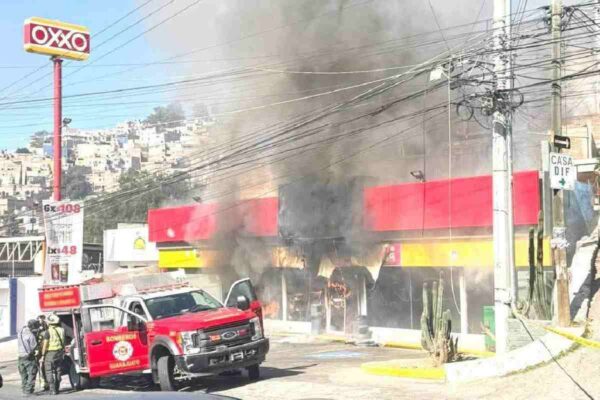 Se registran enfrentamientos y bloqueo en Jalisco y Michoacán tras operativo de fuerzas federales