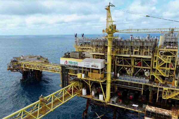 Trump dice haber pedido directamente a Sheinbaum frenar el envío de petróleo a Cuba