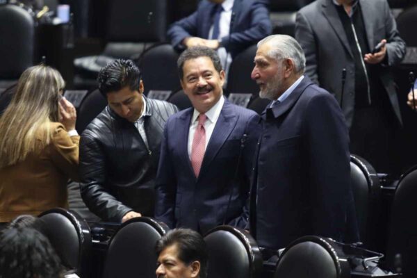 Adán Augusto deja coordinación de senadores de Morena; asume el cargo Ignacio Mier