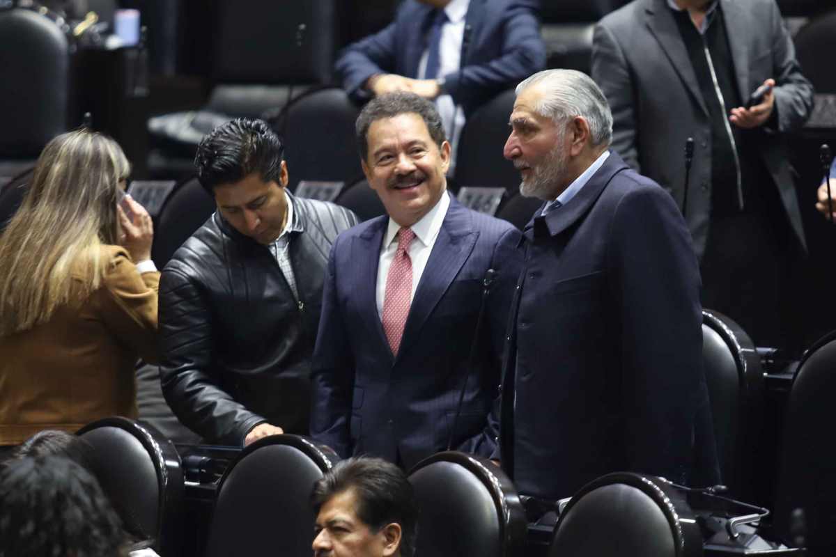 Adán Augusto deja coordinación de senadores de Morena; asume el cargo Ignacio Mier