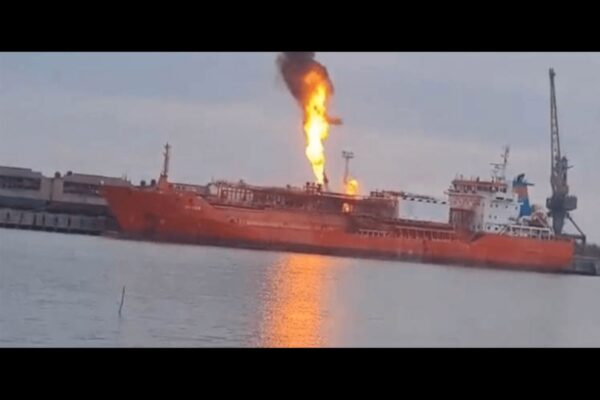 Un video viral en TikTok afirma que la presidenta de México pidió que elementos de la Marina lanzaran misiles contra buques estadounidenses en el Golfo de México; sin embargo, no existe información oficial que confirme dichas acciones militares. 