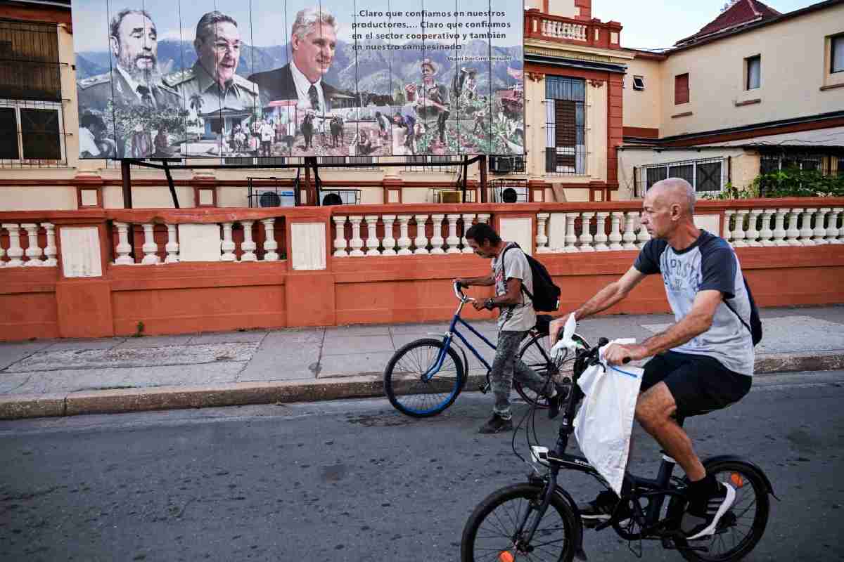 Trump plantea una “toma de control amistosa” de Cuba en medio de creciente presión de Washington