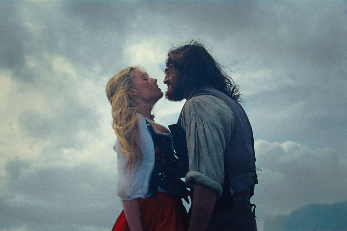 cumbres borrascosas margot robbie jacob elordi 