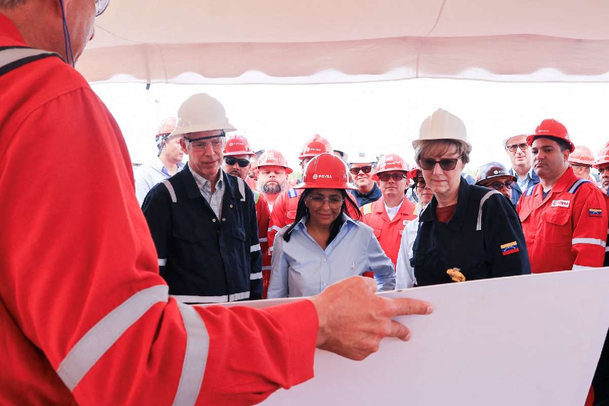 EU autoriza que Chevron, BP, Shell, Eni y Repsol reanuden operaciones en Venezuela