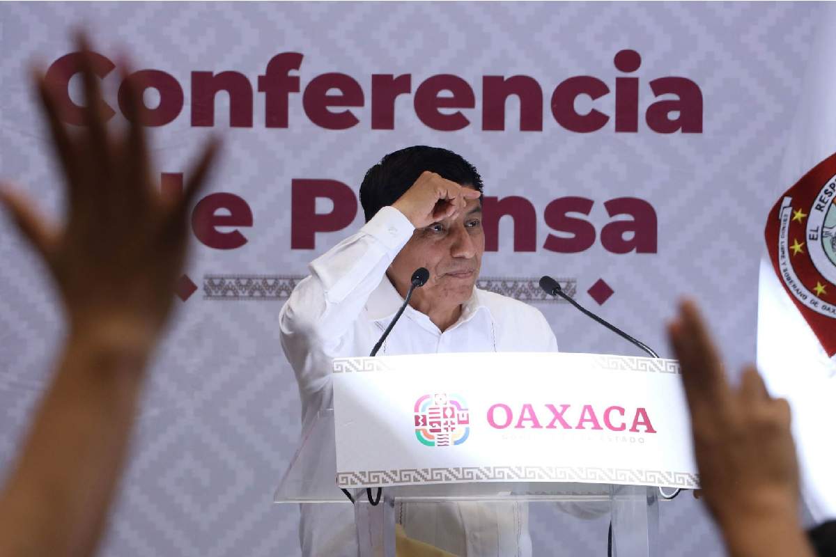 Explosión durante mantenimiento de ducto de Pemex en Oaxaca deja tres muertos y seis heridos