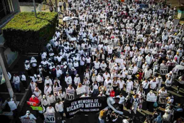 “Que ninguna madre sienta el mismo sufrimiento que yo”: marchan en memoria de Ricardo Mizael en Culiacán