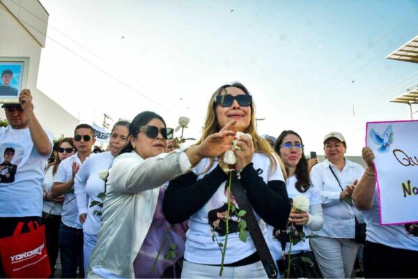 “Que ninguna madre sienta el mismo sufrimiento que yo”: marchan en memoria de Ricardo Mizael en Culiacán