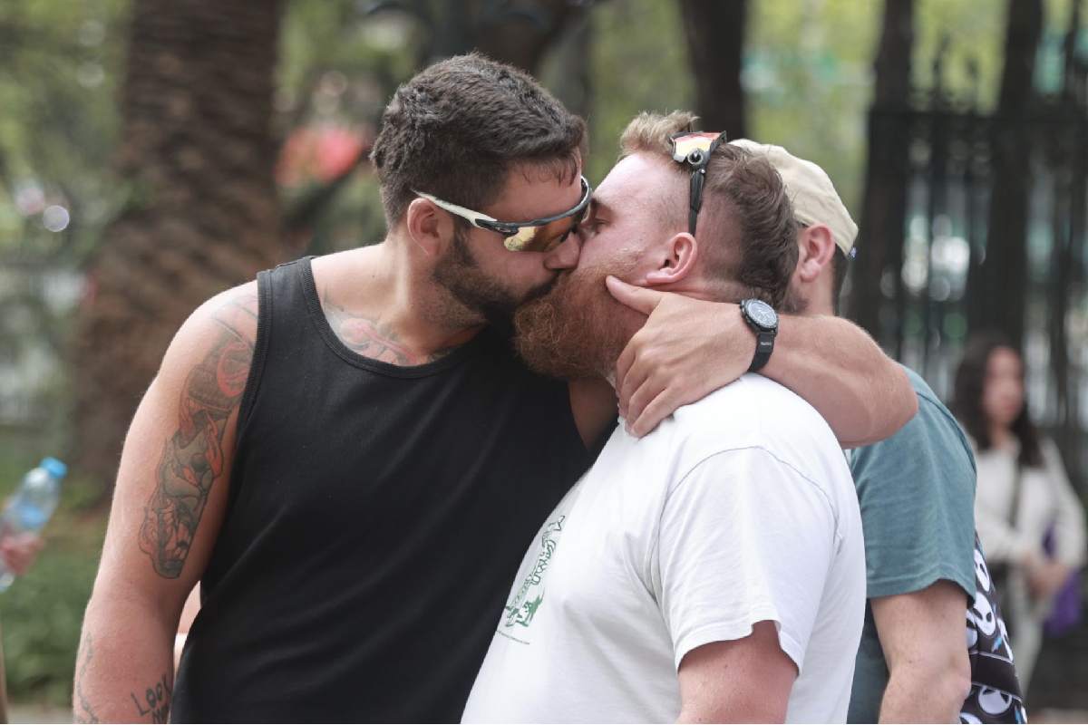 Más uniones libres, menos matrimonios y divorcios al nivel de bodas: así cambia la vida en pareja en México