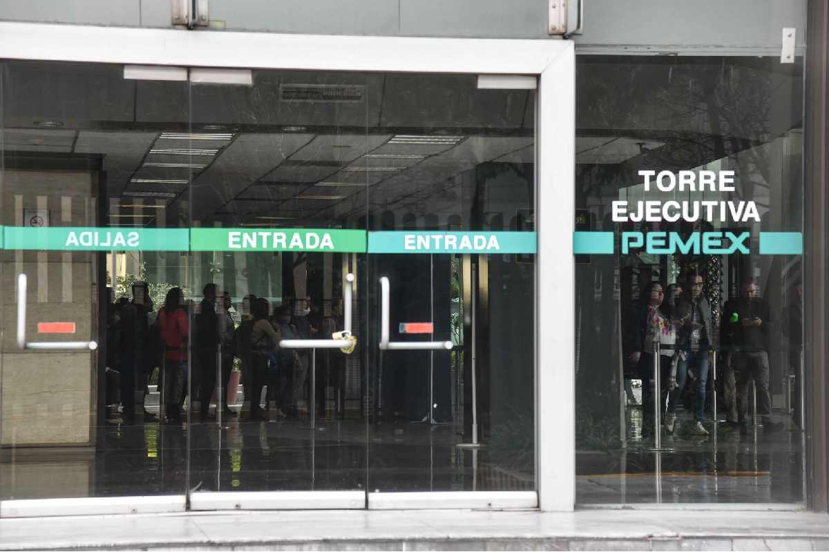 Pemex cierra 2025 con producción y refinación al alza, finanzas más sólidas y su menor nivel de deuda en 11 años