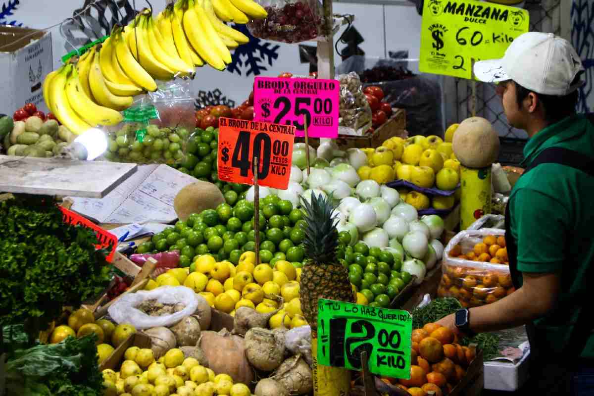 Ingresos insuficientes para cubrir la canasta alimentaria llegan a su mínimo histórico en 2025: Inegi