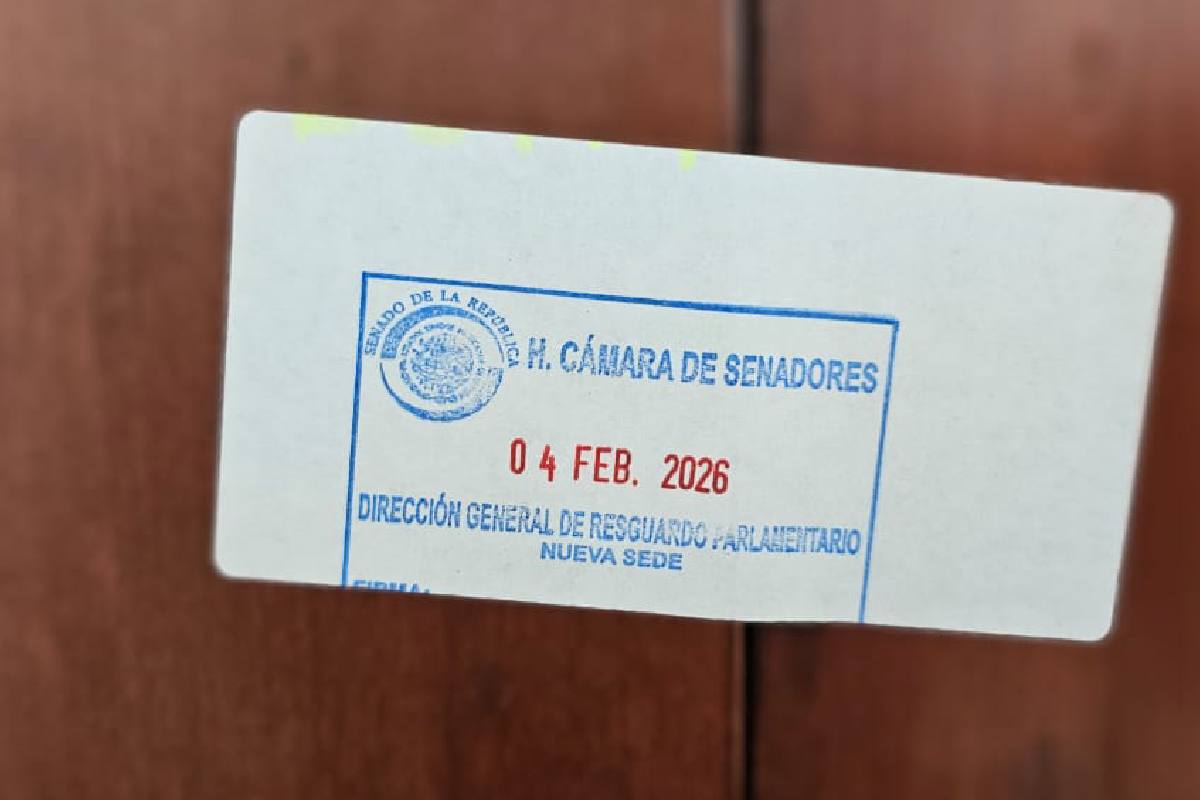 Senado reabre salón de belleza clausurado en 2018 por austeridad; tras críticas le colocan sellos