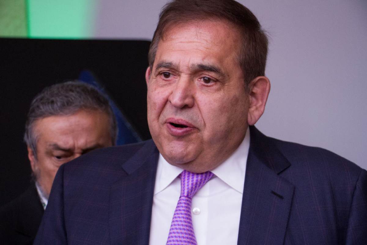 Sheinbaum busca reactivación de Altos Hornos de México para que no sea rematado como “fierro viejo”